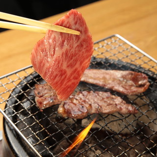 美味しいお肉を二種類のこだわり自家製タレで！もちろん無添加♪
