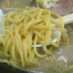 麺屋 玄 - 「味噌らーめん」黄色っぽい中太縮れ麺