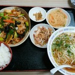 中国料理 九龍居 - 日替わり　豚肉とネギ炒め　743円　御飯お代わり無料