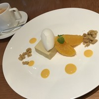 グランド キッチン - オレンジのコンポート＆カモミールのムース／柚子のシャーベット・コーヒー（エクスプレスランチ）