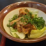 Minou - 麻婆豆腐ランチ ”赤”についた鶏の唐揚げ。だと思う