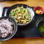 民宿味処はとみ - ゴーヤちゃんぷる定食