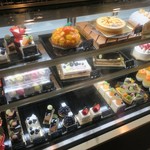 パレスベーカリー - ショーケースの様子。