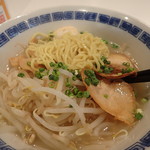 シュシュ・ド・クルール - 麺アップ