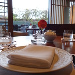 ザ・ロビーラウンジ - テーブルセティング