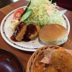 コメダ珈琲店 - コメチキにヒレカツプレート