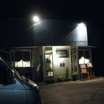 TRATTORIA Ca del TOMO - お店の外観：夜はこんな感じ