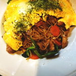 Kanzo - 焼きそばの麺は玉子焼きの下に入っています