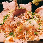 ニクバル 顔晴 - ローストビーフ丼