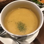 香味野菜のポタージュスープ。
          美味し。