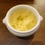 BISTRO AO - ランチにつく玉子スープ