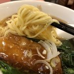 熊猫飯店 - 麺は中太ストレート