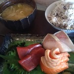 刺身定食の本体分部