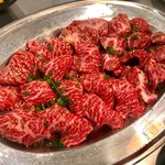 焼肉ヒロミヤ 本店 - 見るからに鮮度の良いお肉