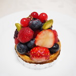 パティスリー・パリセヴェイユ - タルト　オ　フリュイルージュ