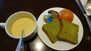o-rudeidaininguwinza- - コーンスープとパン