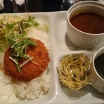 あかね - メンチカツカレー。