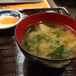 Yasubee - 味噌汁と漬物