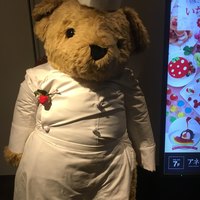 オールデイダイニング リモネ - 入り口でクマさんがお出迎え