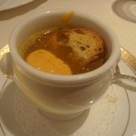 レストラン ロワール フレンチ - 魚介のスープ薬味投入後