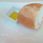 ホーム・プラス - ランチコースA(\1,890)のパンとオリーブオイル