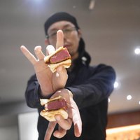 蕃 YORONIKU - シャトーブリアンのカツサンド　はどぉーけんっ！