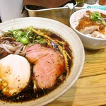 DAIKUMA - 黒中華そば　肉ご飯