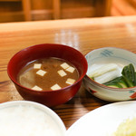 ぽん太 - 味噌汁とお新香