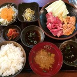 紅梅園 - H.29.10.3.昼 焼肉定食コンビ 850円