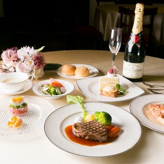 Selectable lunch and full course reservations start from 3,500 yen