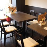 papaboo  - テーブル席