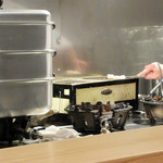 阿波座 なが友 - 炭火台のあるオープンキッチン(2017.12月下旬)