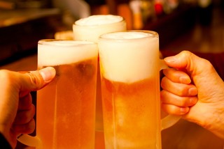 Kutsurogi Dainingu Toriaezu Gohei - 生ビールで乾杯！