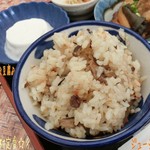Kijimuna Shokudou - 琉球村定食(1500円)はジューシー、ジーマーミ豆腐、ソーキ&ラフテー、沖縄そば、小鉢はレンコン、もずく酢、海ぶどう、それに薬味が付いてて沖縄料理の有名どこを食べれる♪ どれもそこそこ美味しい☆彡