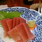 亀八 - マグロ刺し