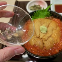 函館うに むらかみ 日本生命札幌ビル店 - 「生うに丼」(4320円)と「イクラ醤油漬け」(30g 918円)