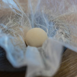 和三盆 恵菓 - 眞珠入（しらたまいり）和三盆丸（わさんぼんだま）