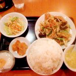 星宿飯店 - 豚肉と野菜炒め定食ご飯大盛り