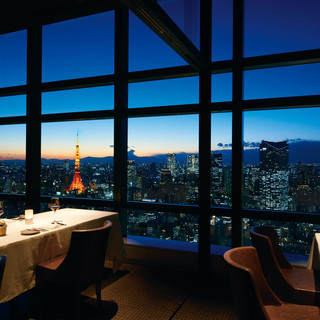 個室アニバーサリー トリュフ添え国産霜降りサーロインステーキ ホールケーキ 乾杯スパークリング Prime 42 By Nebraska Farms 新橋 ステーキ 食べログ