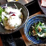 焼肉処いっとう - 「和牛カルビと牛ホルモンランチ」のサラダ ＆ 副菜