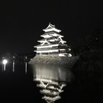 草庵・中町井ｓay - 夜の松本城