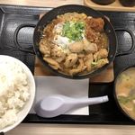 かつや - 鶏煮込みとチキンカツの合い盛り定食