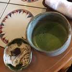 四季彩一力 - ロビーにてウェルカム抹茶