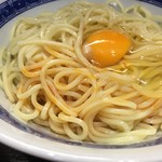 中華そば べんてん - 自家製麺+生玉子、サービスラー油