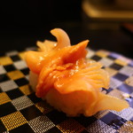 回し寿司 活 活美登利 - 生赤貝