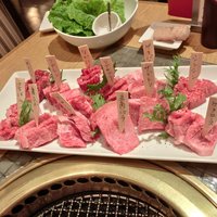 みやび 六本木店 - A5黒毛和牛稀少部位12種類盛り合わせ 4500円