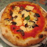 ナポリの休日 - ナス＆モッツァレラチーズのトマトピッツァ