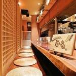 炭火焼専門店 麹庵 - 日本旅館をイメージしたカウンター