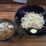 つけ麺屋ちっちょ - 只今の限定つけ麺はカレーつけ麺。