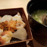 どんつき左 - ⑪8種類の貝のチラシ寿司